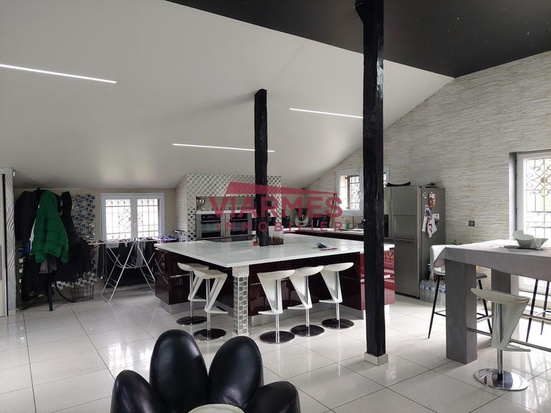 Maison - 210 m² - 8 pièces