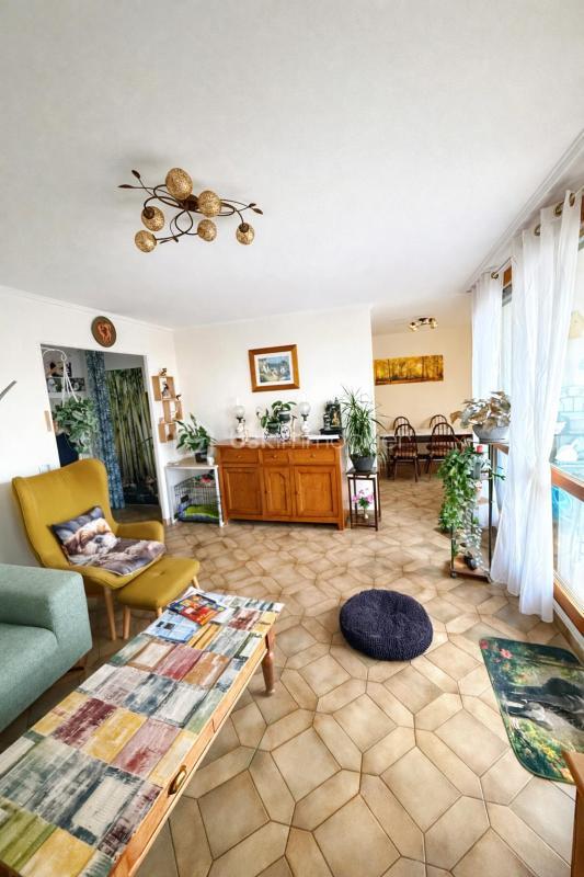 Appartement - 77 m² - 5 pièces