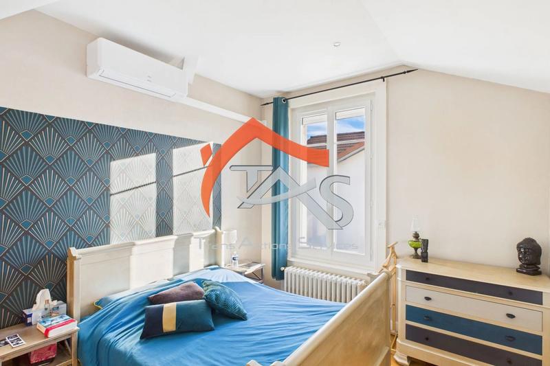 Maison - 135 m² - 6 pièces