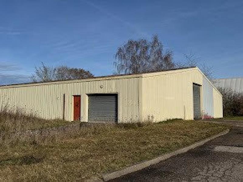 Local commercial - 2 010 m² - 6 pièces