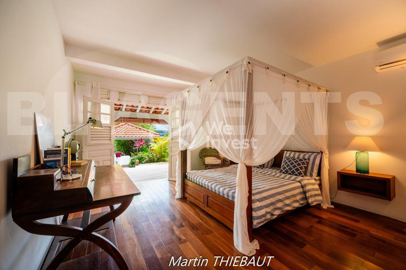 Maison - 200 m² - 6 pièces