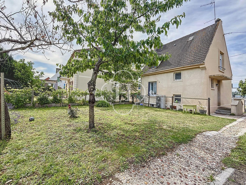 Maison - 80 m² - 5 pièces