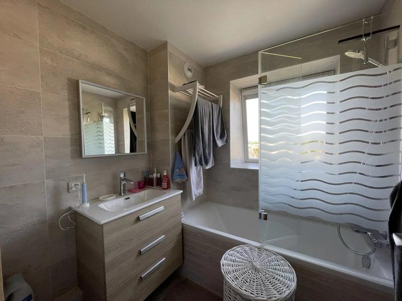 Appartement - 80 m² - 4 pièces