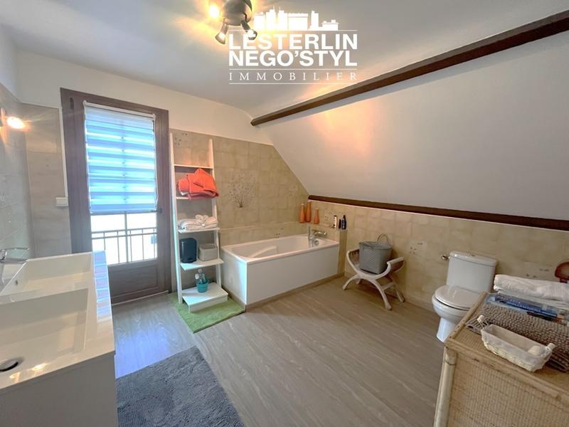 Maison - 201 m² - 6 pièces