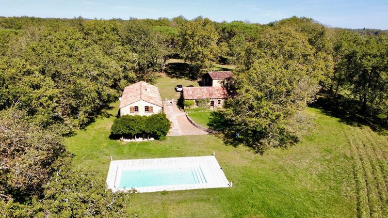 Propriété - 105 m² - 4 pièces