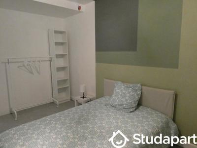 Chambre - 13 m² - 1 pièce