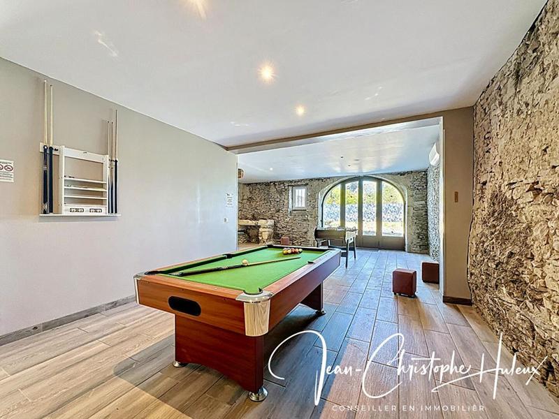 Maison - 418 m² - 18 pièces