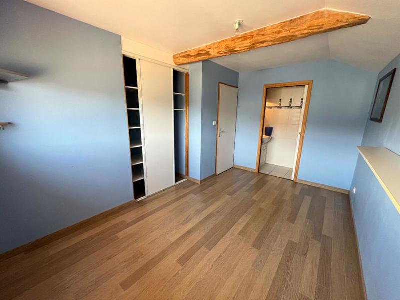 Maison - 240 m² - 4 pièces