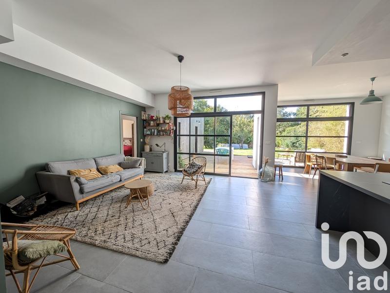 Maison - 224 m² - 8 pièces