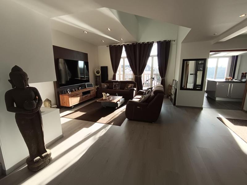 Appartement - 168 m² - 6 pièces