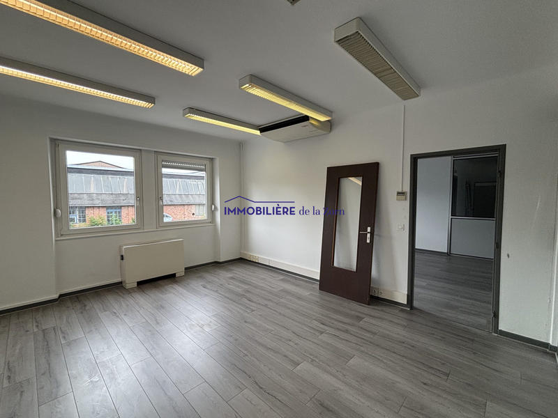 Local commercial - 323 m²