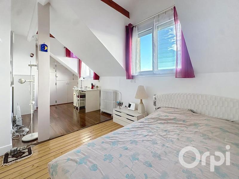 Maison - 217 m² - 7 pièces