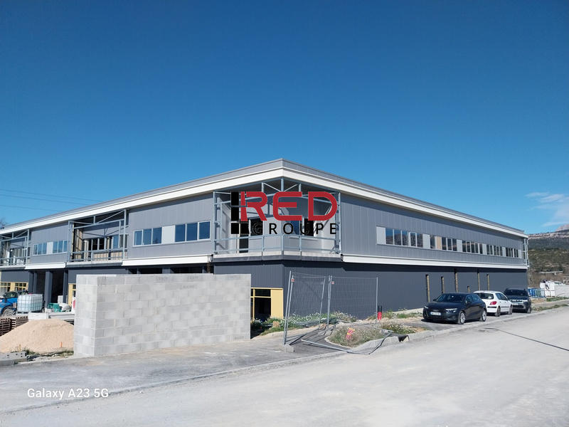 Entrepôt - 1 559 m²