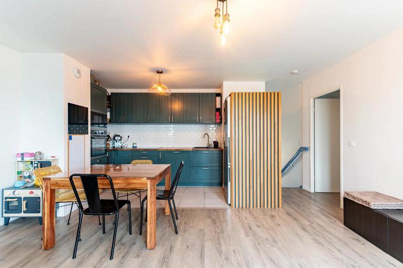 Duplex - 93 m² - 5 pièces