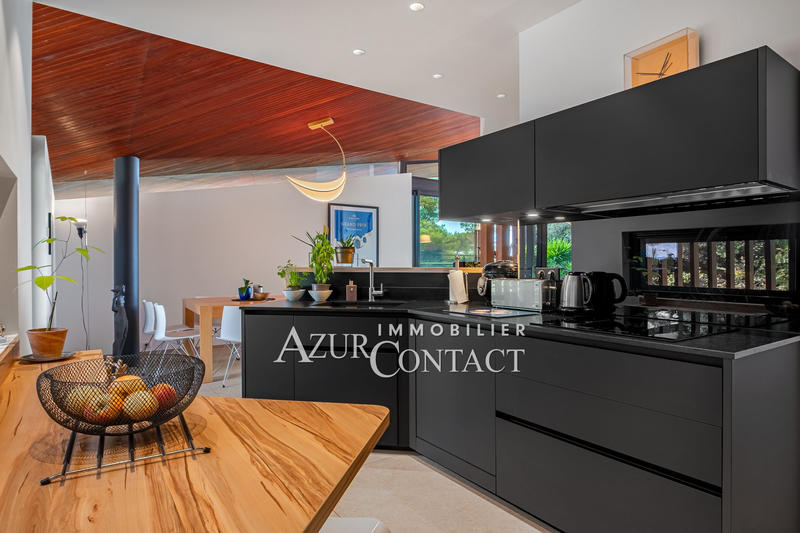 Villa - 245 m² - 6 pièces