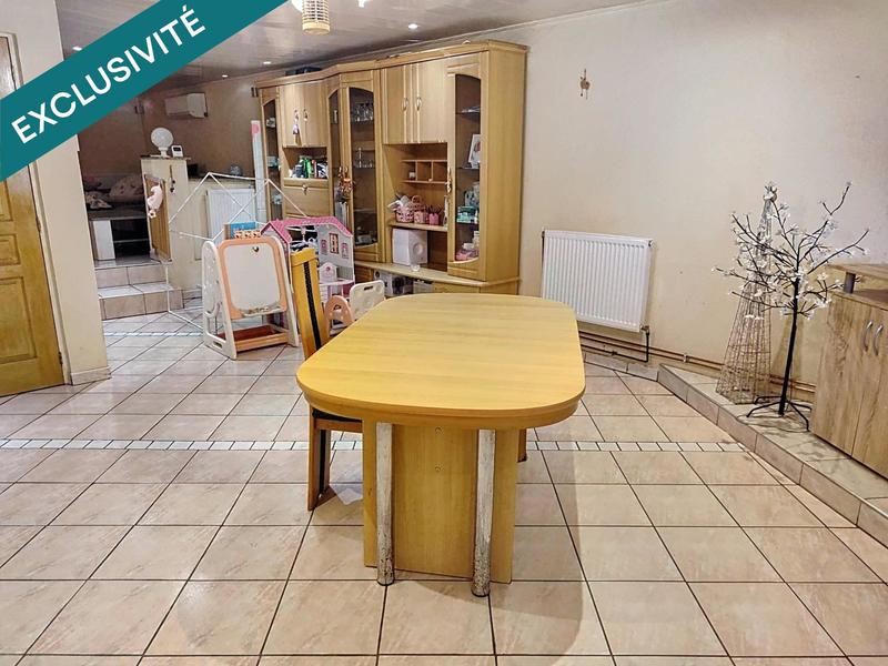 Maison - 216 m² - 8 pièces