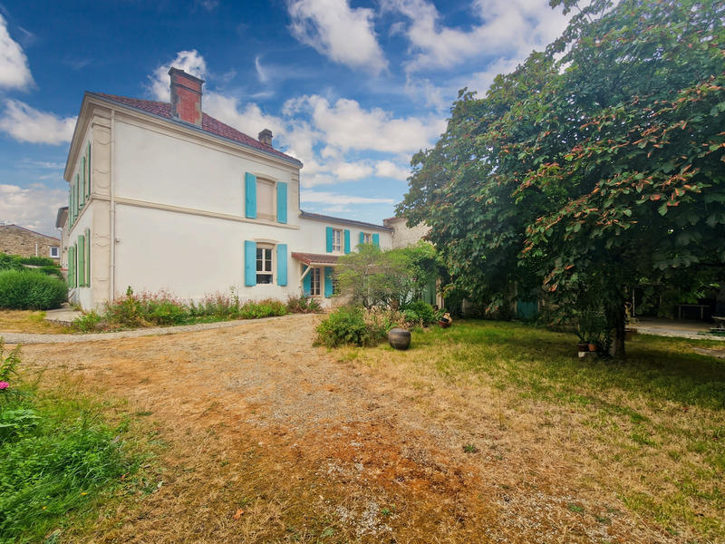 Maison - 180 m² - 6 pièces
