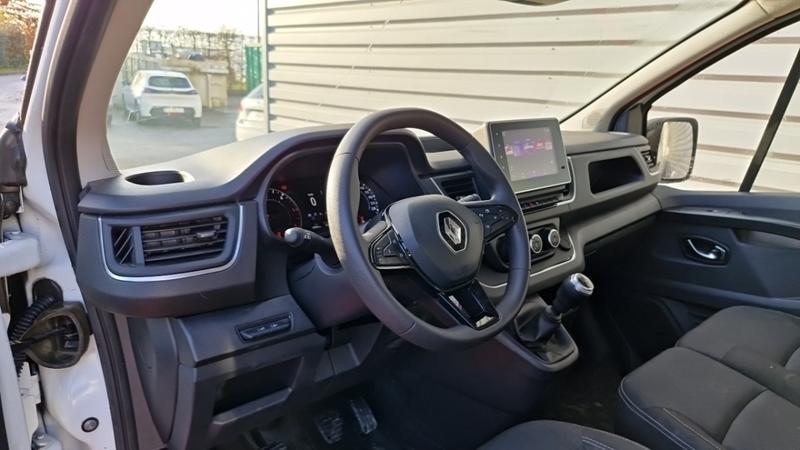 Renault Trafic Fourgon l2h2 3000 kg blue 2.0 dci 150 grand confort