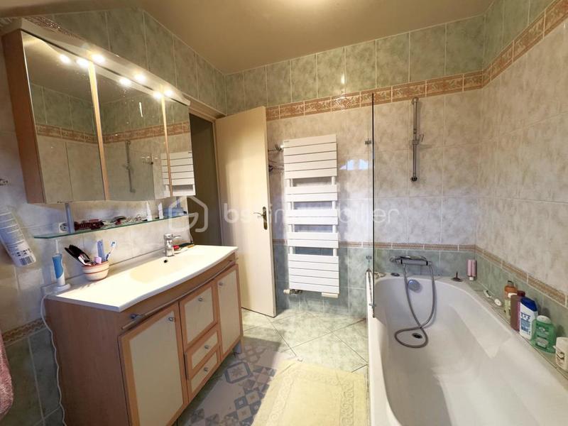 Maison traditionnelle - 147 m² - 7 pièces