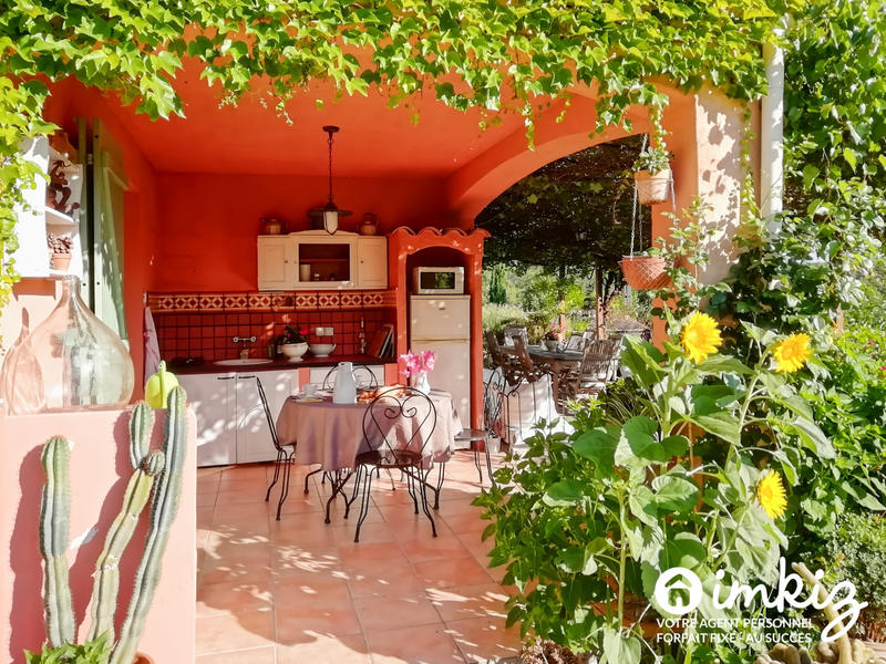 Maison - 220 m² - 9 pièces