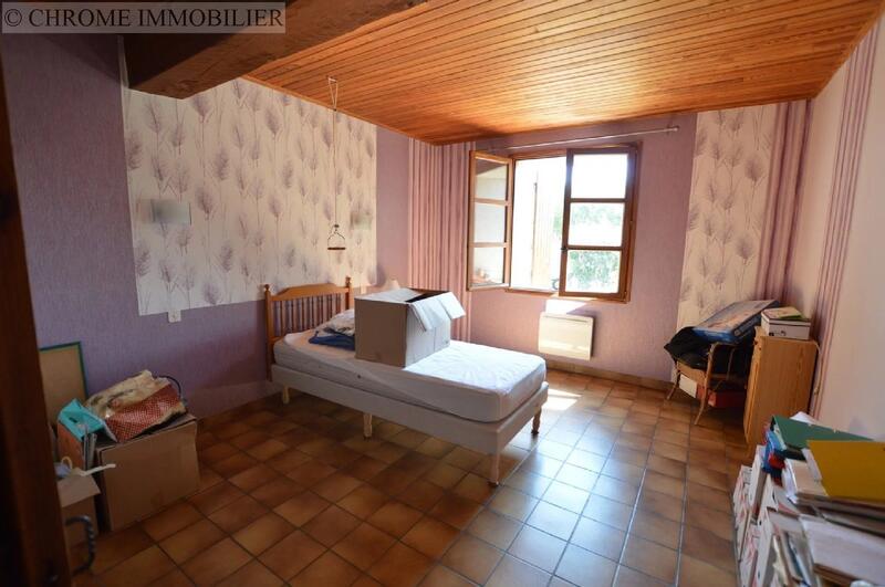 Maison - 219 m² - 9 pièces