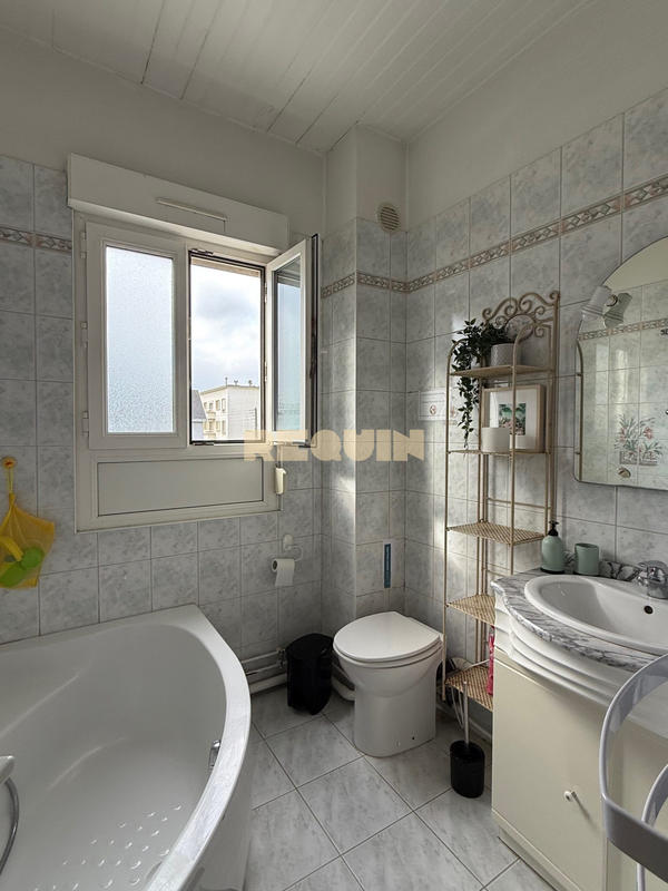 Maison - 106 m² - 6 pièces