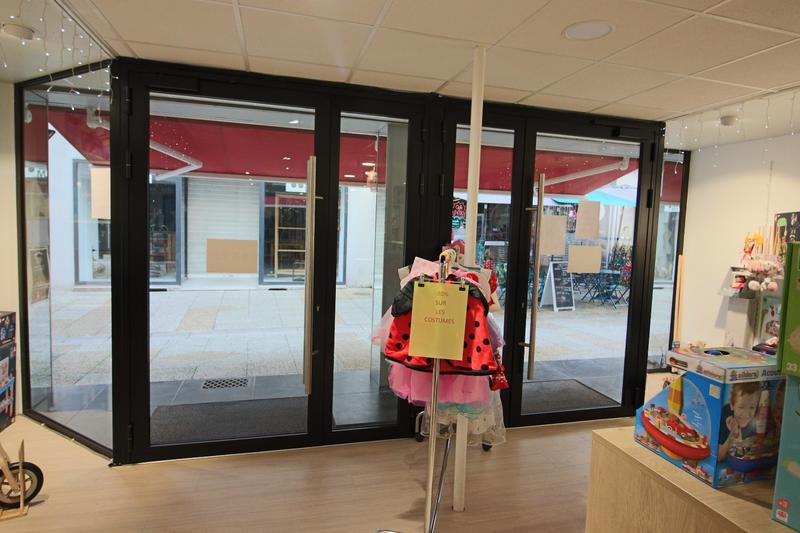 Local d'activités - 167 m² - 4 pièces