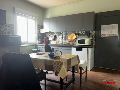 Maison - 235 m² - 7 pièces