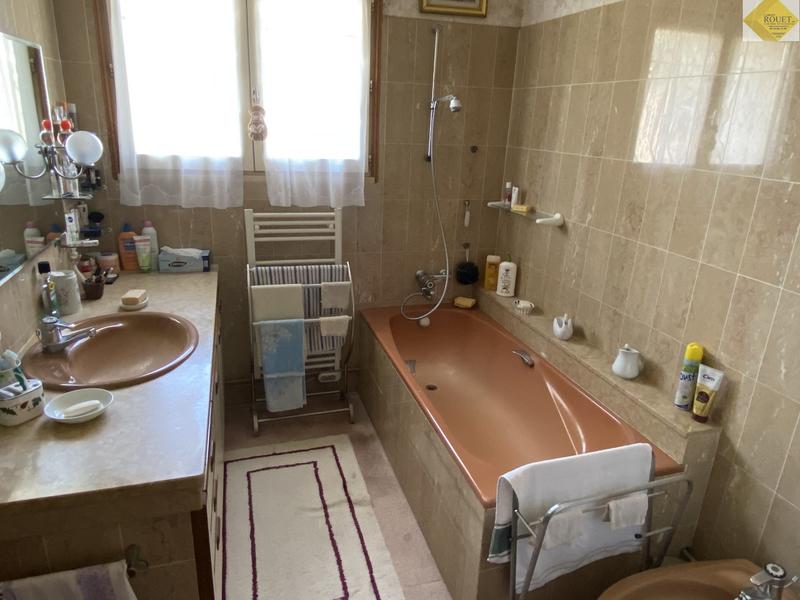 Maison - 259 m² - 8 pièces