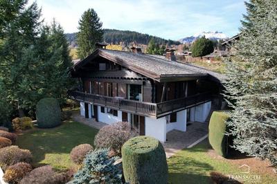 Châlet - 271 m² - 7 pièces