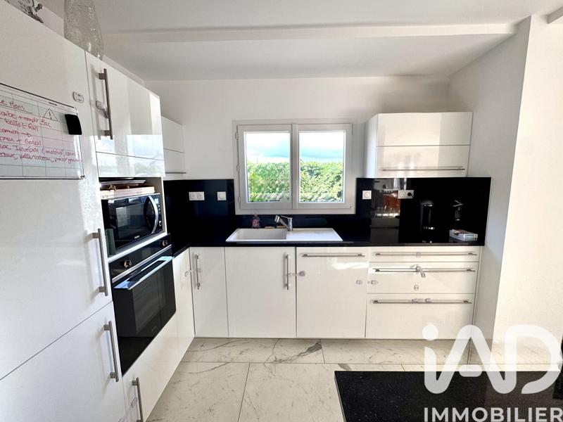 Maison - 122 m² - 6 pièces