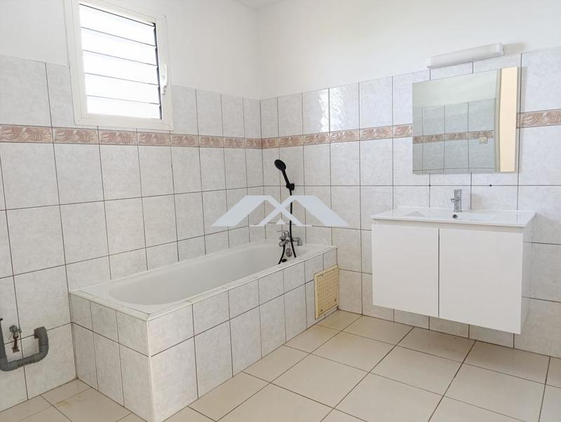 Maison - 90 m² - 3 pièces