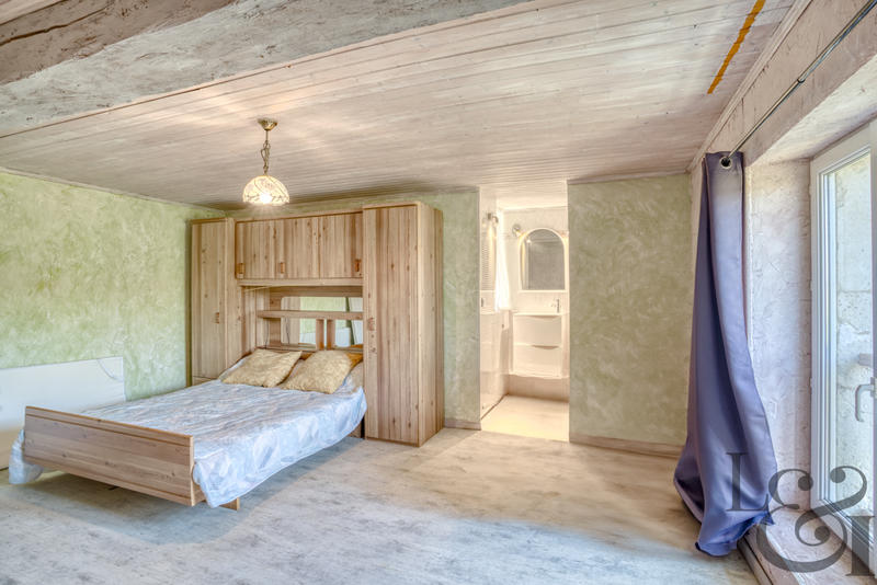 Maison - 313 m² - 8 pièces