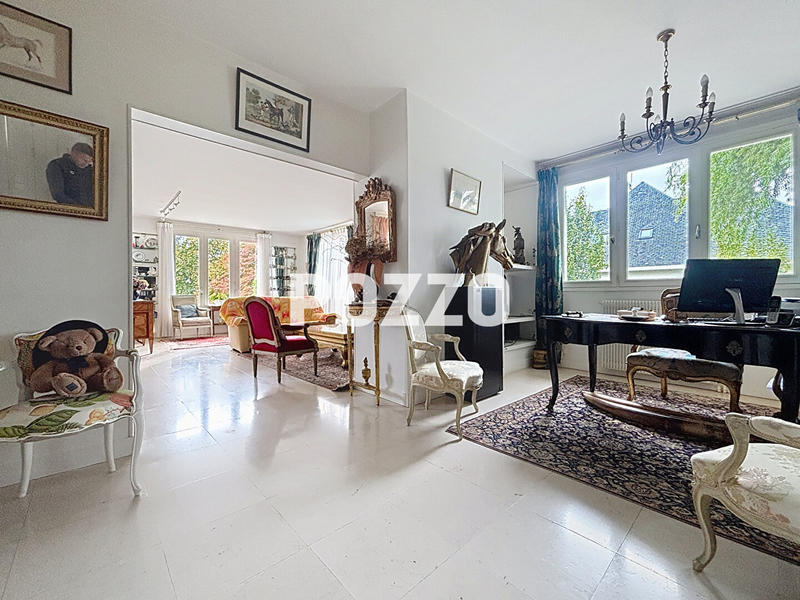 Maison - 210 m² - 9 pièces