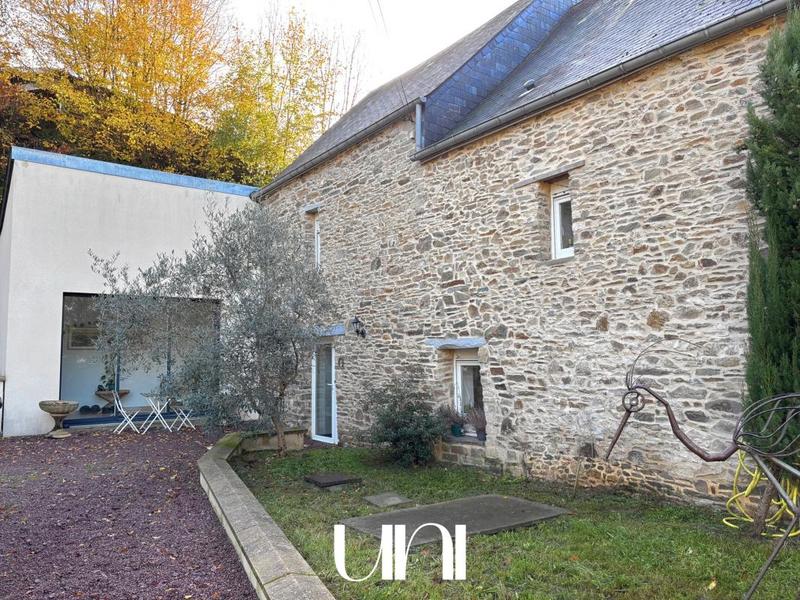 Maison - 210 m² - 6 pièces