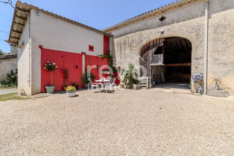 Maison - 204 m² - 6 pièces