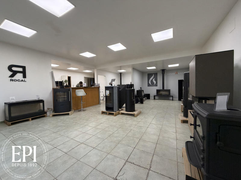 Local commercial - 588 m²