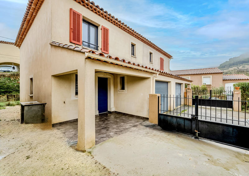 Maison - 92 m² - 4 pièces