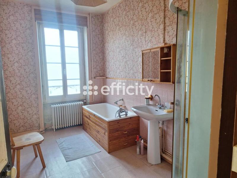 Maison - 248 m² - 8 pièces