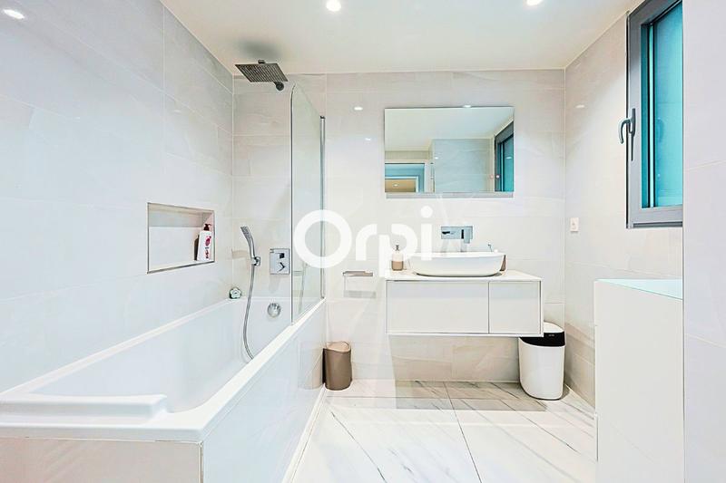 Loft - 134 m² - 4 pièces