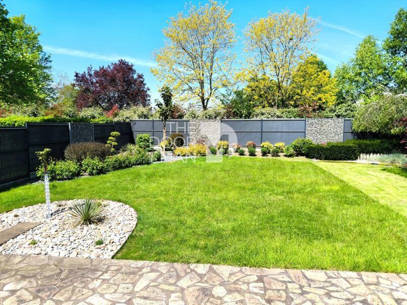 Maison en pierre - 180 m² - 9 pièces