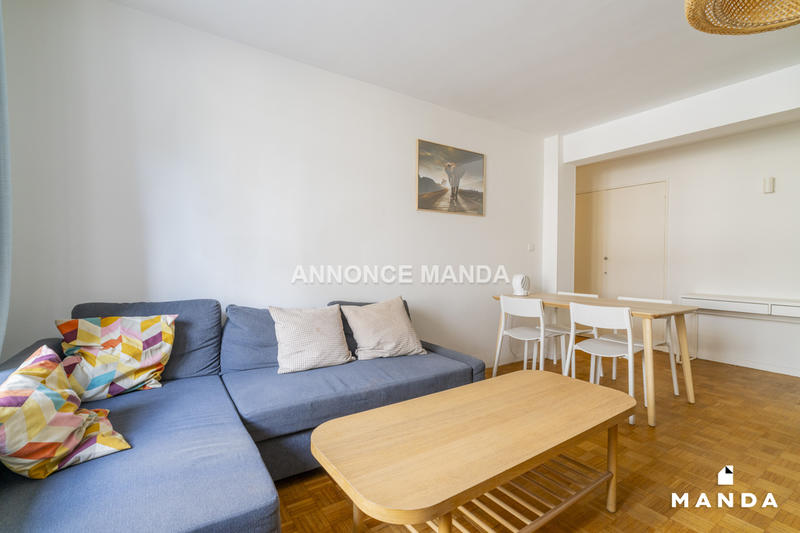 Chambre - 11 m² - 5 pièces