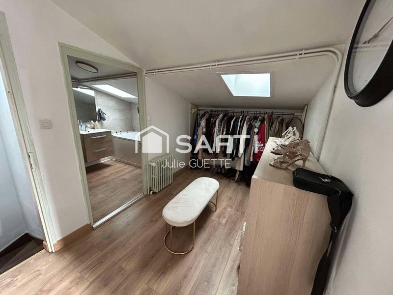 Maison - 275 m² - 10 pièces