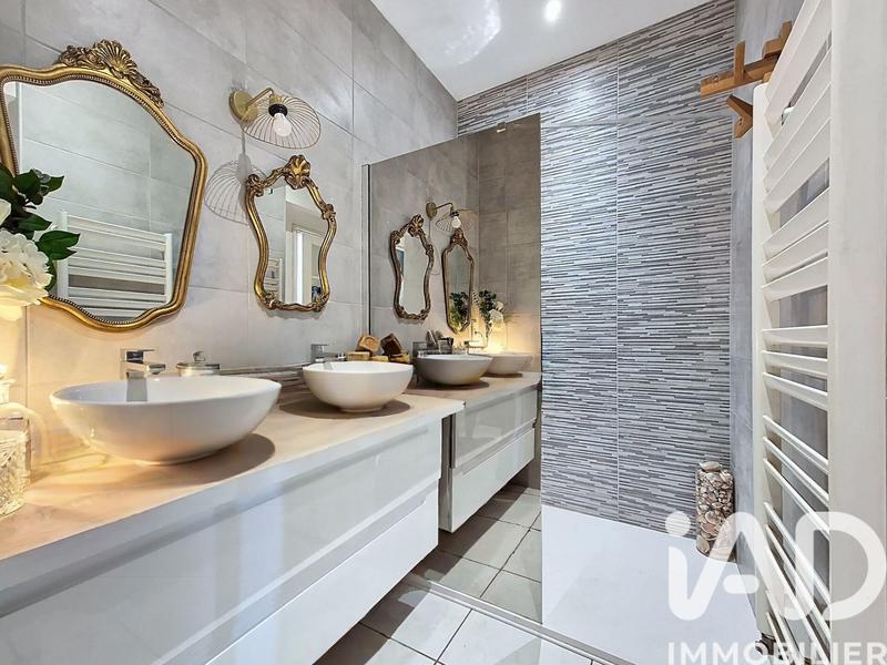 Maison de maîtres - 234 m² - 7 pièces