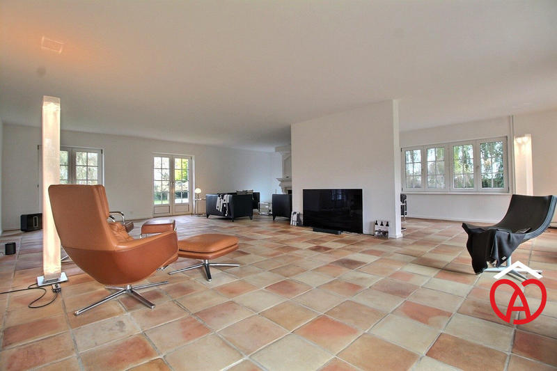 Maison - 248 m² - 10 pièces