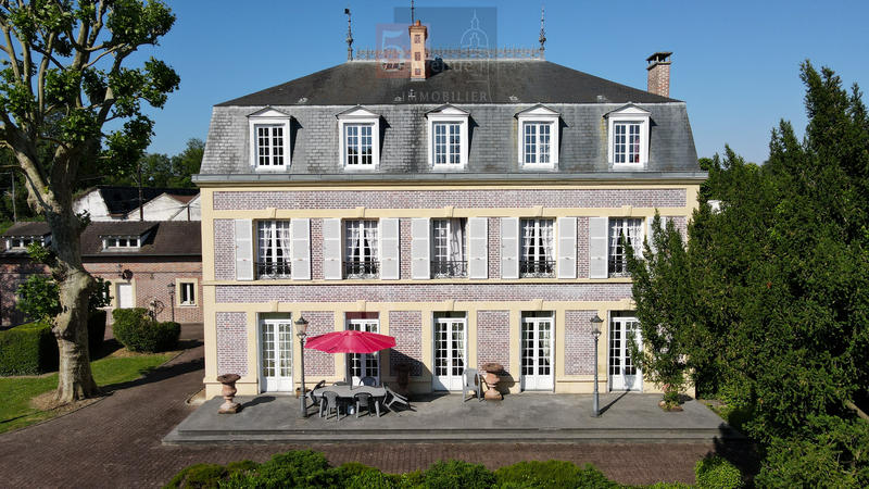 Maison - 430 m² - 12 pièces