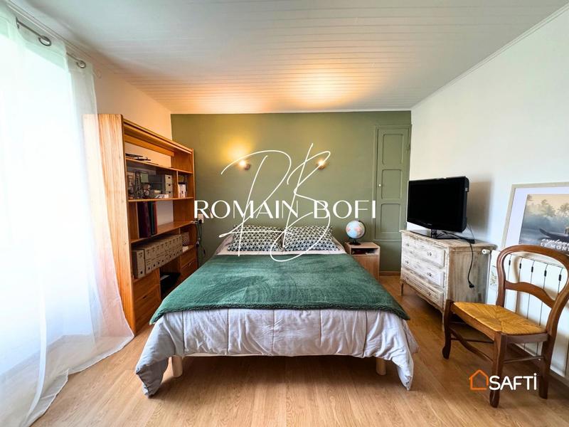 Maison - 250 m² - 11 pièces