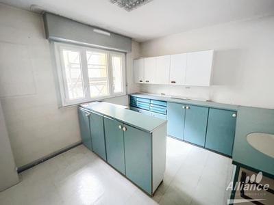 Appartement - 80 m² - 4 pièces