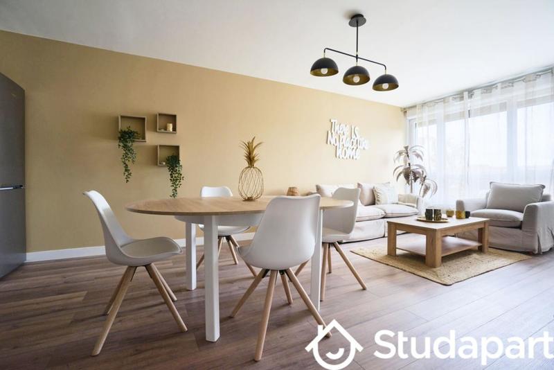 Chambre - 14 m² - 1 pièce