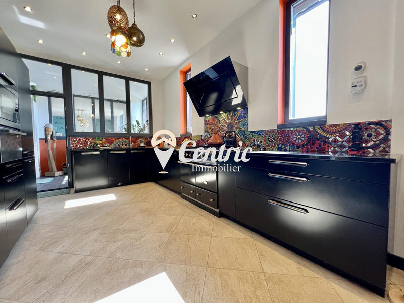 Maison ancienne - 341 m² - 11 pièces